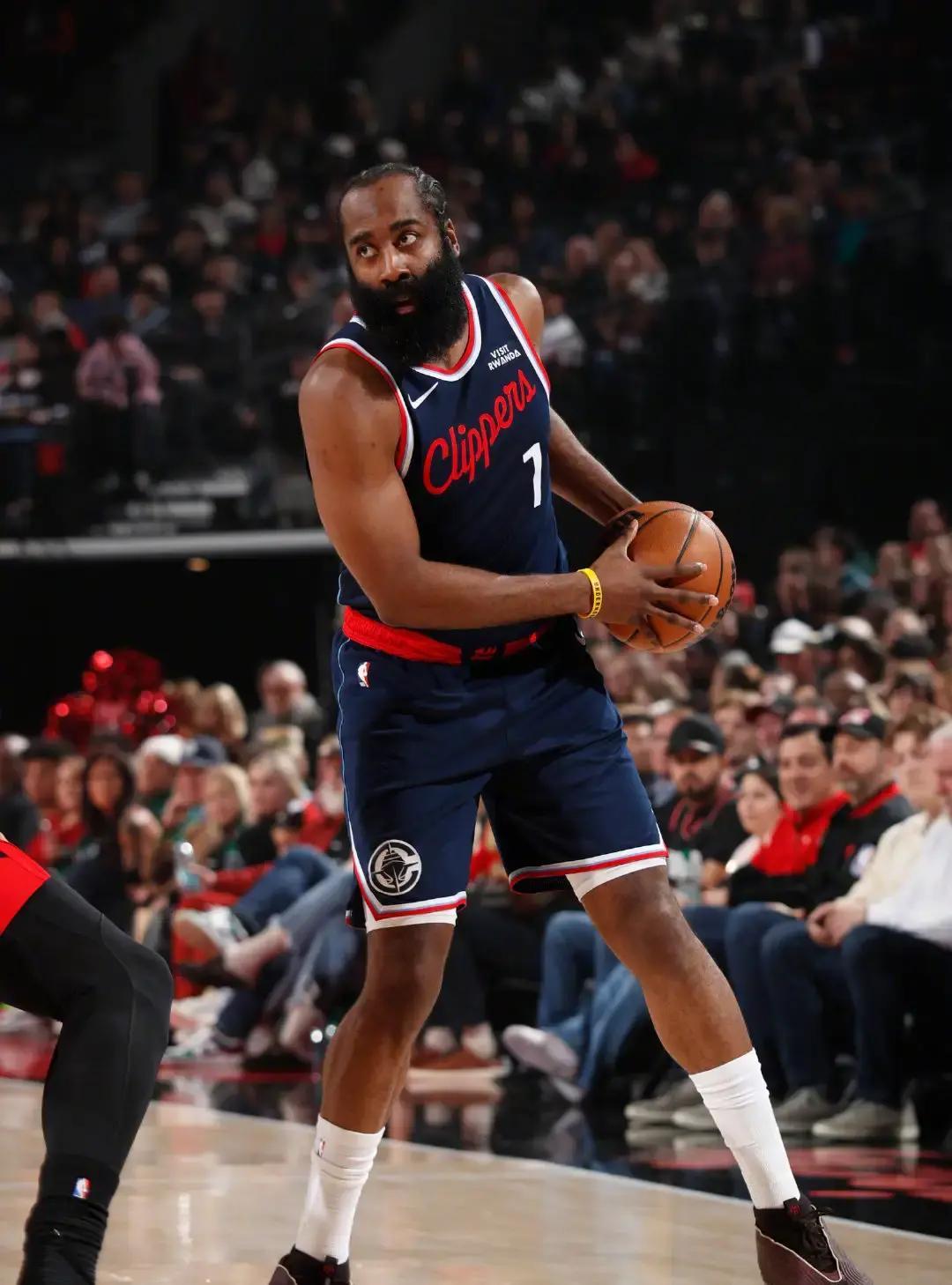 星空体育平台关于哈登在DWG比赛中关键助攻莱比锡国际比赛日状态回暖，现场解说直呼：武汉三镇赛前单刀错失的信息